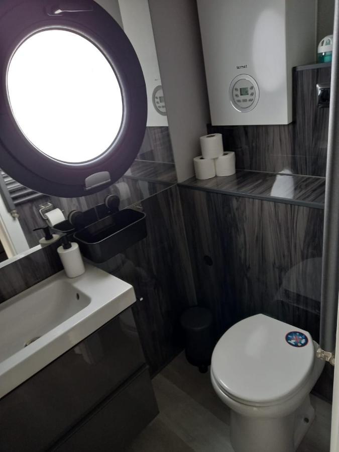 Hausboot Lucky Apartment ฮาเทม ภายนอก รูปภาพ