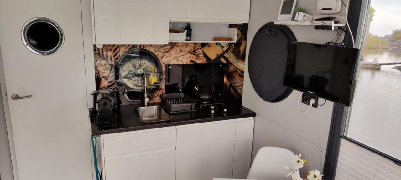 Hausboot Lucky Apartment ฮาเทม ภายนอก รูปภาพ